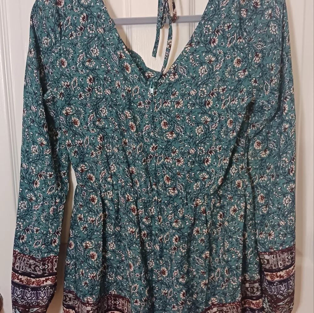 Romper - Picture 3 of 4